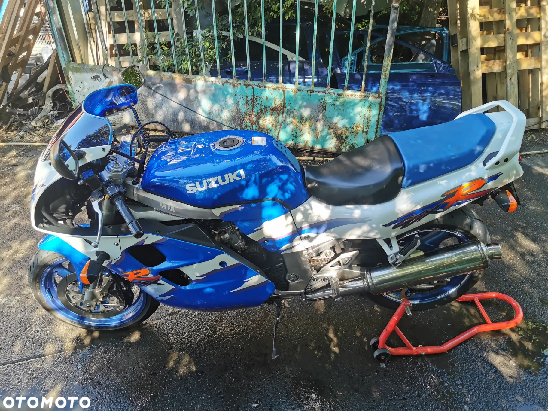Suzuki GSX-R - 15
