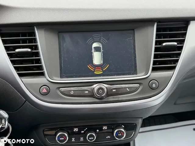 Opel Crossland X - 16