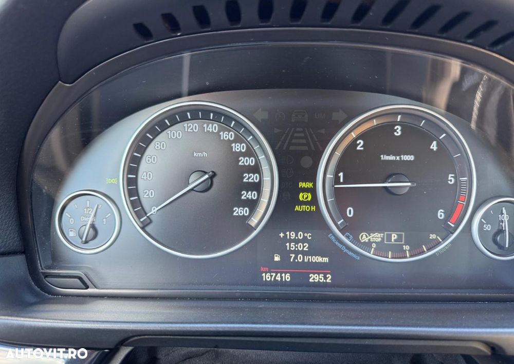 BMW Seria 5 520d xDrive - 7