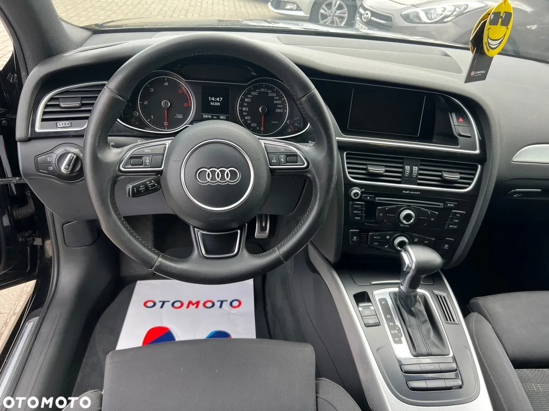 Audi A4 Avant 2.0 TDI DPF clean diesel quattro S tronic S line Sportpaket - 8