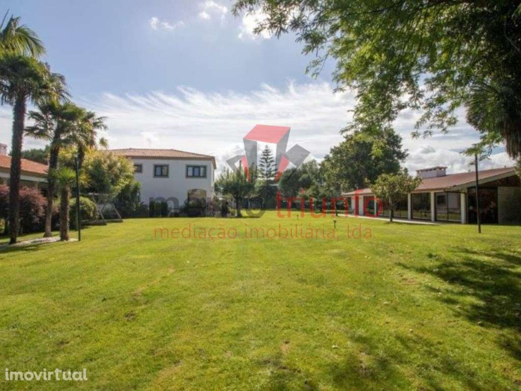 Casa de Luxo com Tipologia T5 a 20 min do Porto - Grande imagem: 2/48