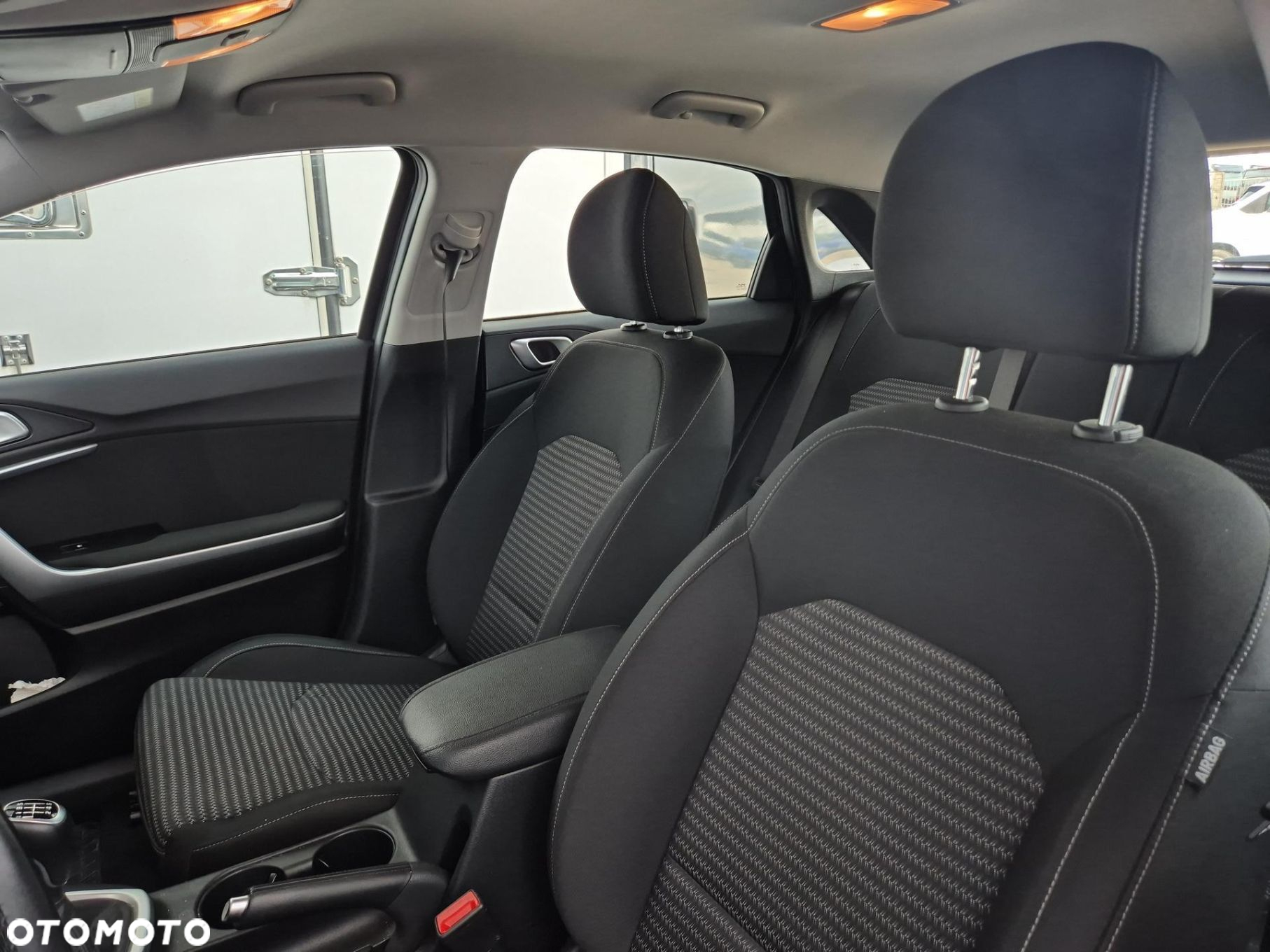 Kia Ceed 1.5 T-GDI M - 11
