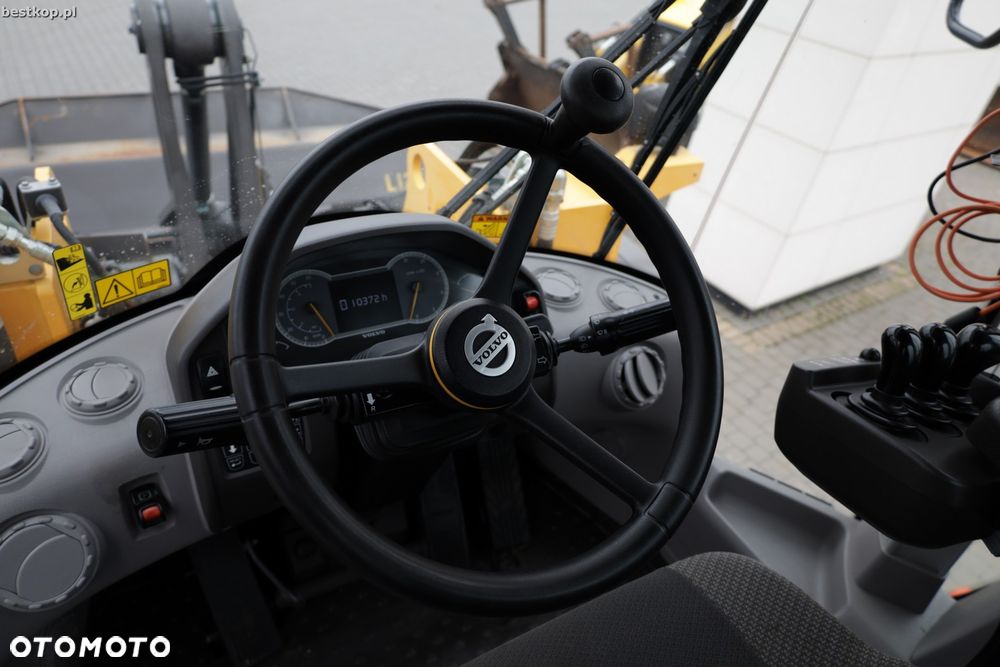 Volvo L120H - 31