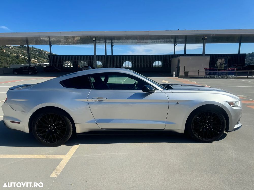 Ford Mustang - 3