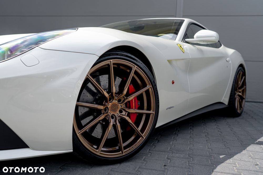 Ferrari F12berlinetta - 10
