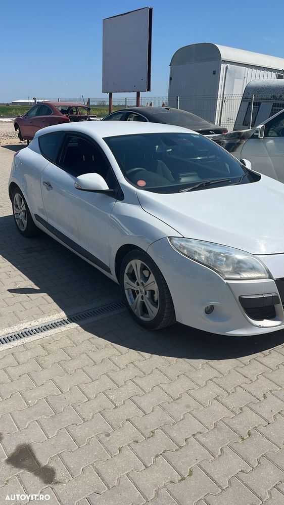 Dezmembram Renault Megane Coupe 1.9 diesel din 2010 - 2