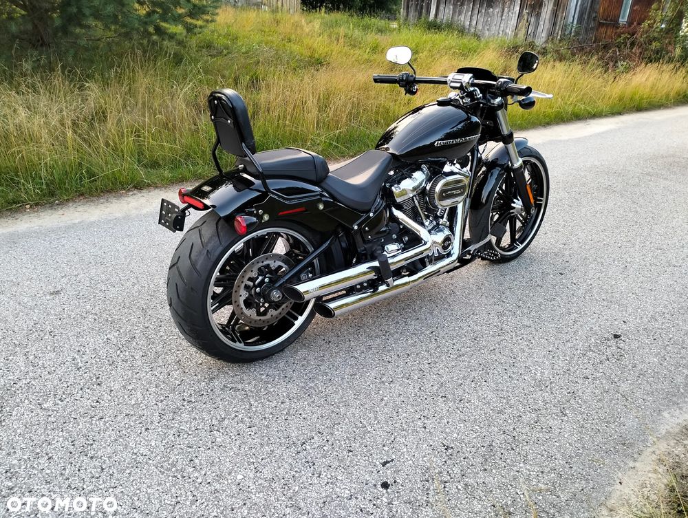 Harley-Davidson Softail Breakout - 8
