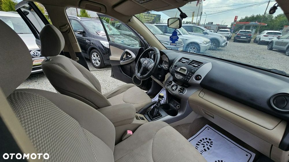 Toyota RAV4 - 23