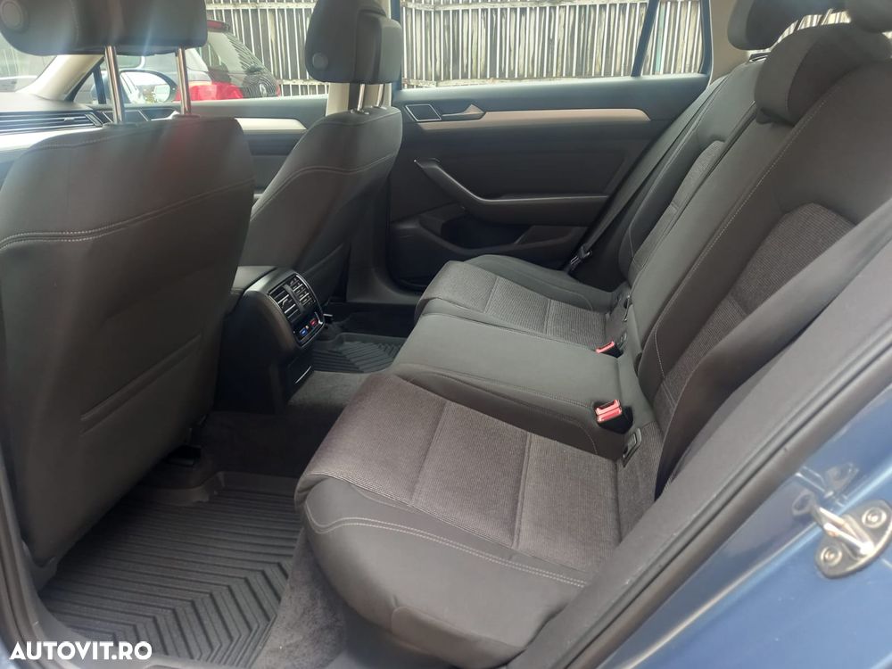 Volkswagen Passat 2.0 TDI (BlueMotion Technology) Comfortline - 17