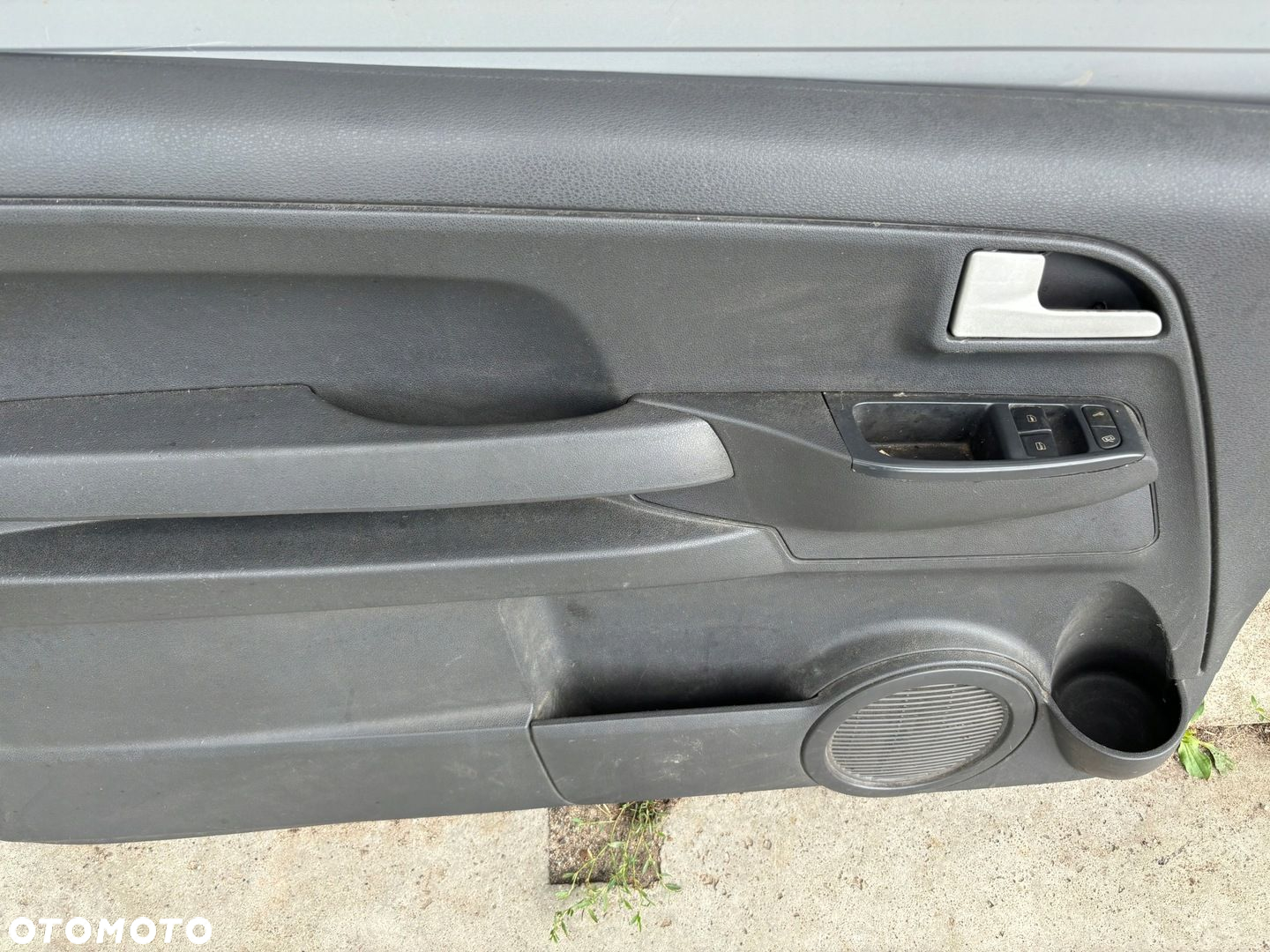 VOLKSWAGEN FOX TAPICERKA BOCZEK LEWY PRZÓD 3 DRZWI NA ELEKTRYCZNE SZYBY - 2
