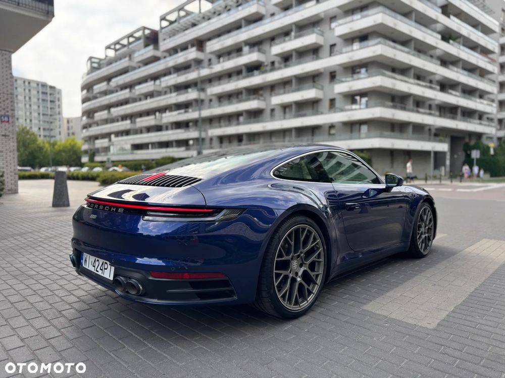 Porsche 911 Carrera 4 - 4