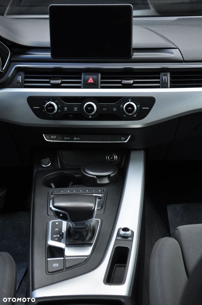 Audi A4 Avant 2.0 TDI ultra S tronic sport - 15