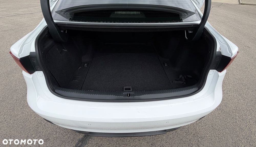 Lexus IS 300h F Sport - 14