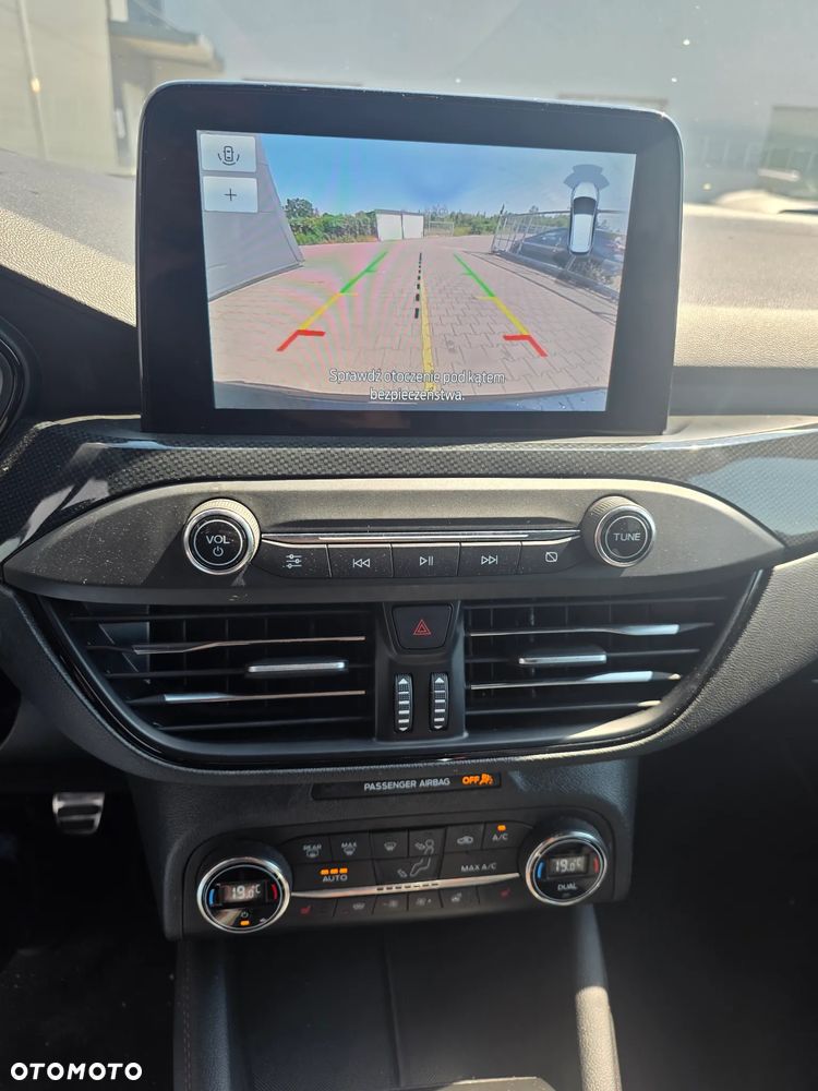 Ford Focus 1.0 EcoBoost ST-Line X - 11