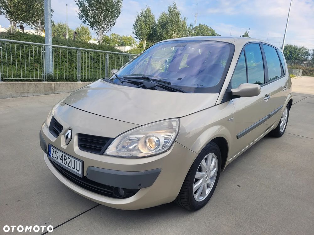 Renault Scenic - 1