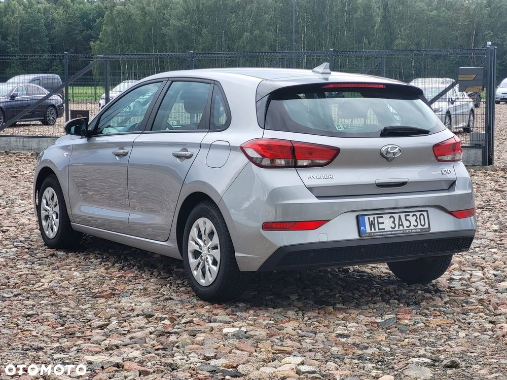 Hyundai i30 1.5 DPI Classic + - 8