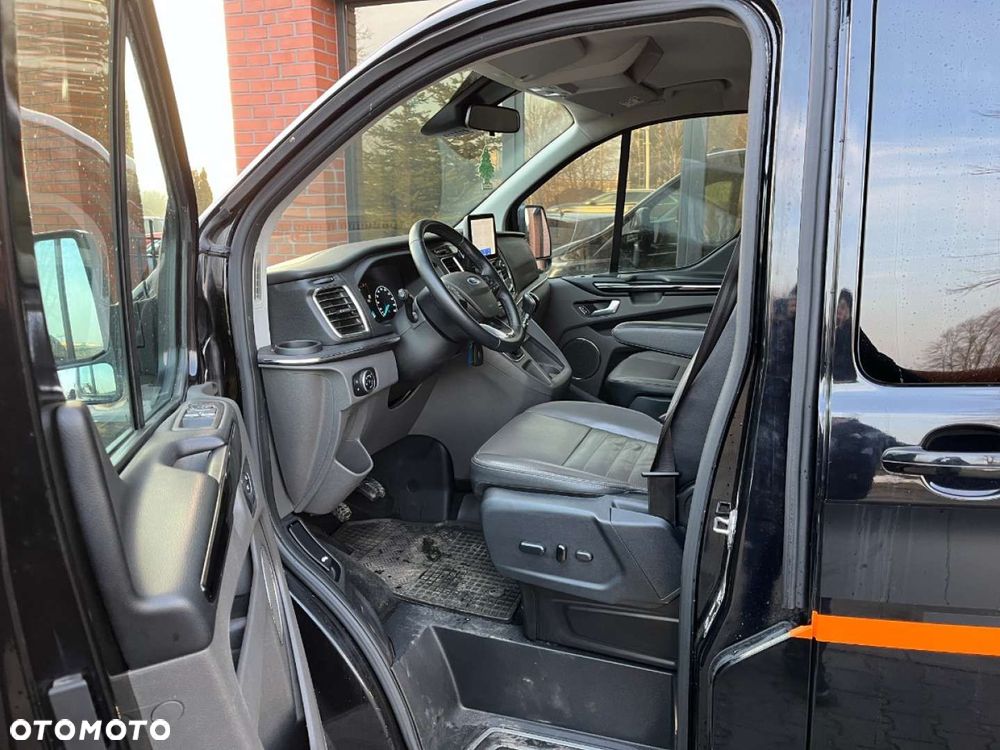 Ford Tourneo Custom - 27