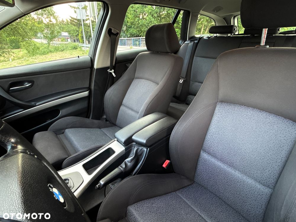 BMW Seria 3 320i - 22
