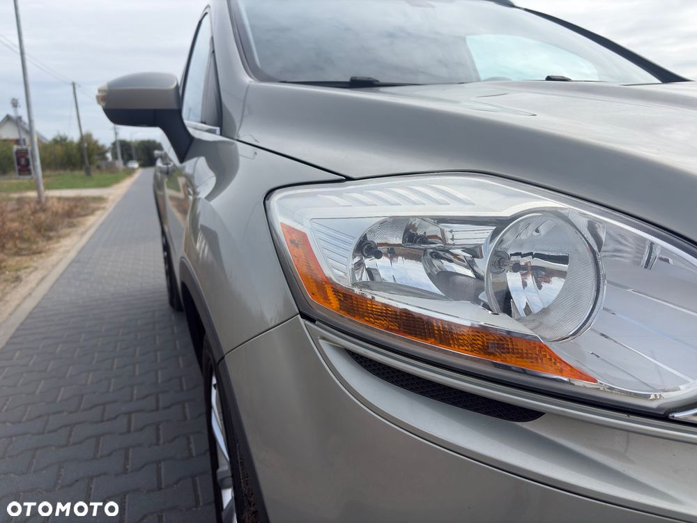 Ford Kuga - 12