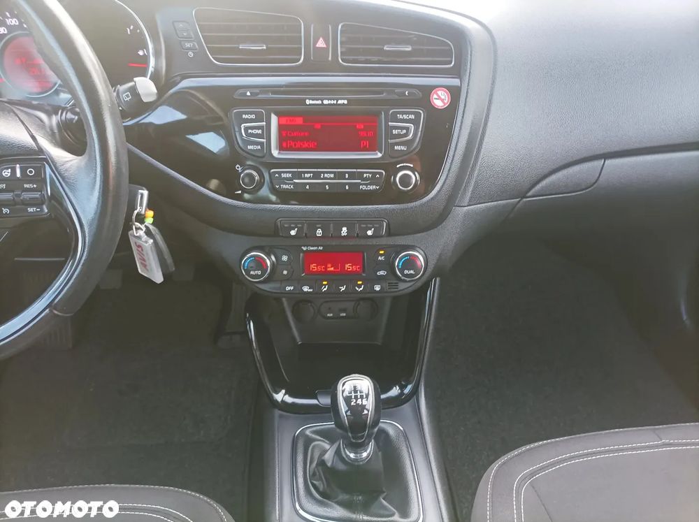 Kia Ceed 1.6 CRDi 128 ISG Platinum Edition - 32