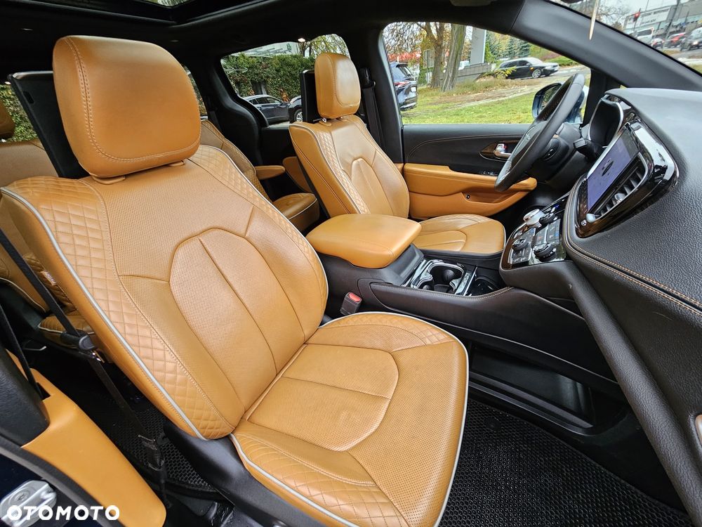 Chrysler Pacifica - 13