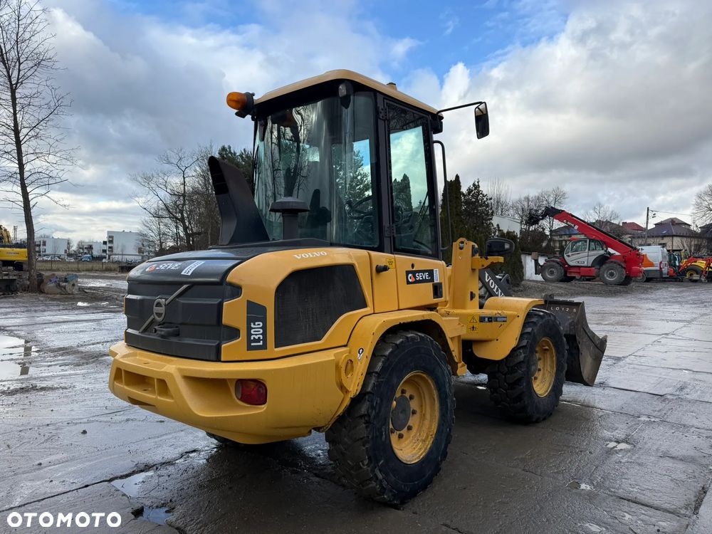 Volvo L 30 G - 10