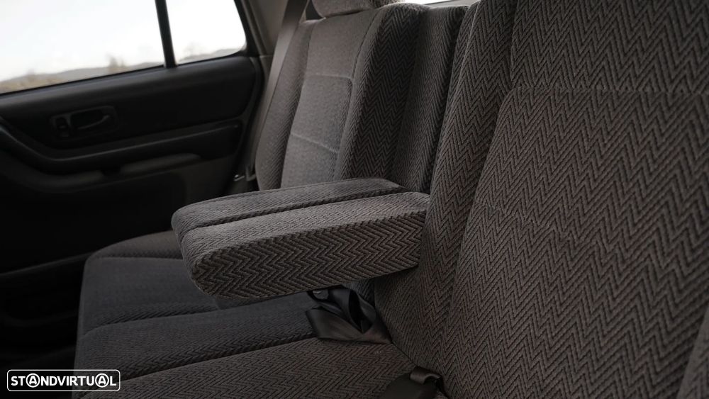 Honda CR-V 2.0 LS - 19