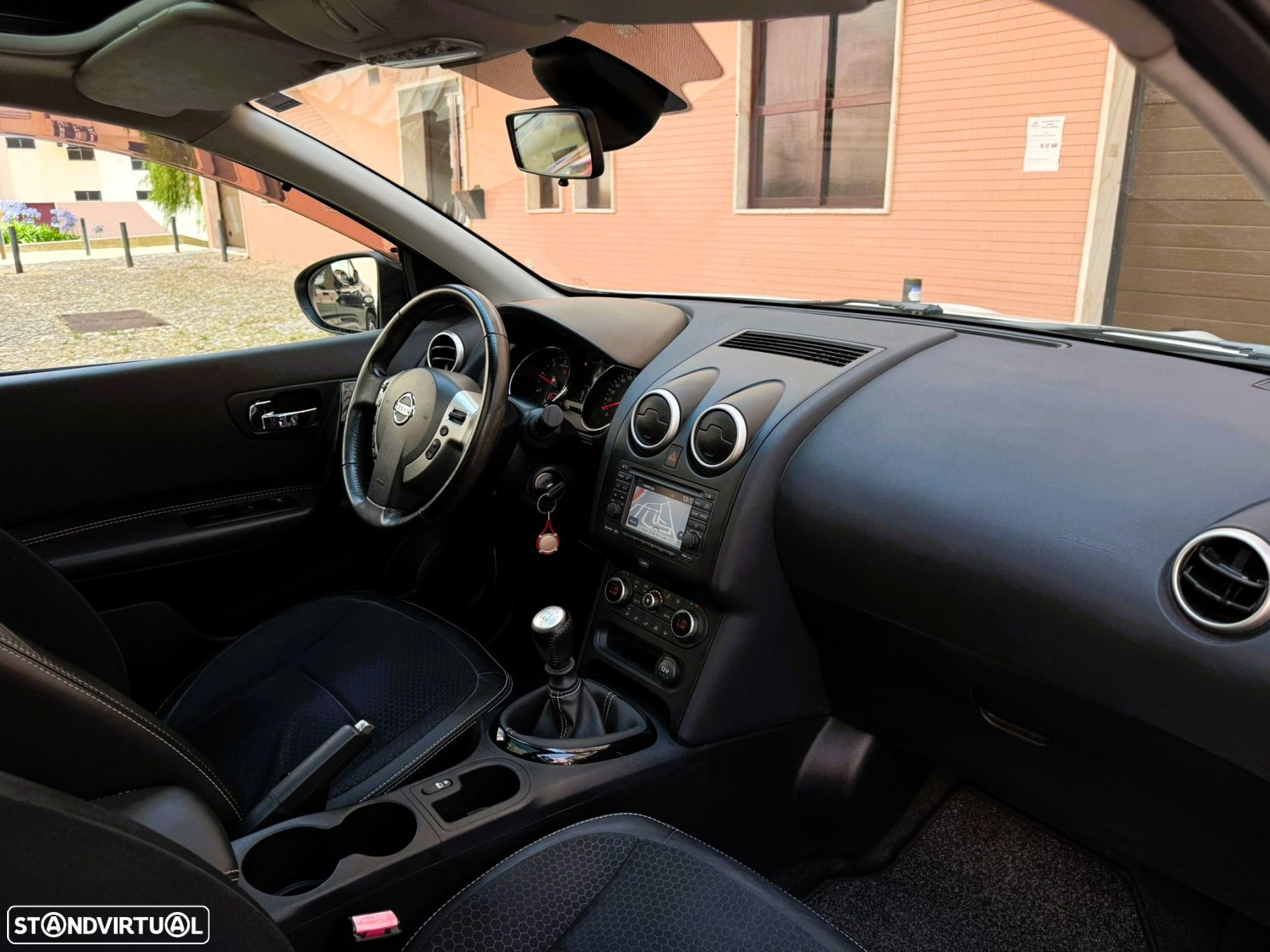 Nissan Qashqai 1.6 dCi N-Connecta 18 - 11