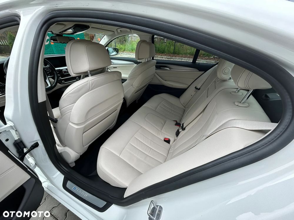 BMW Seria 5 530e iPerformance - 10