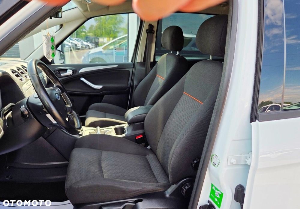 Ford S-Max - 8