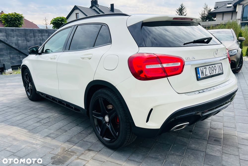 Mercedes-Benz GLA 180 d 7G-DCT AMG Line - 10