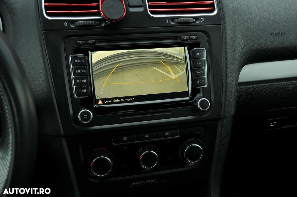 Volkswagen Golf - 6