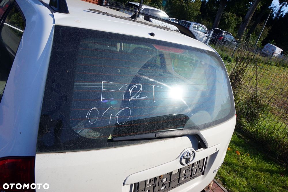 SZYBA TYLNA KLAPY BAGAŻNIKA COROLLA E12 LIFT KOMBI  TOYOTA 2004-2007 - 1