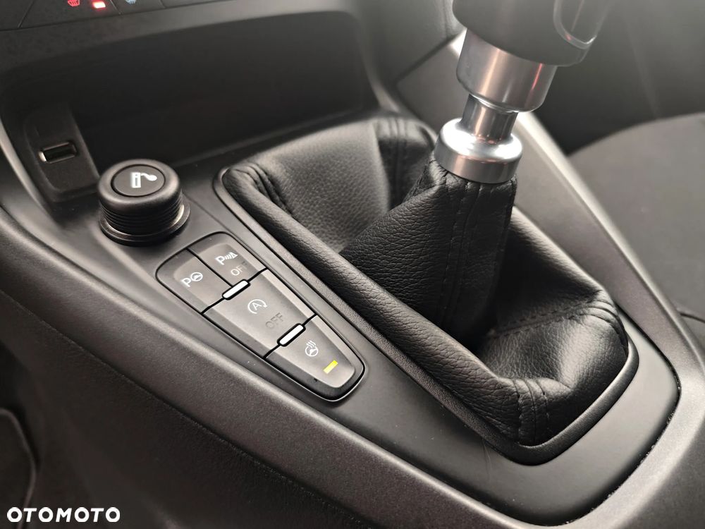 Ford Focus 1.0 EcoBoost Titanium - 29