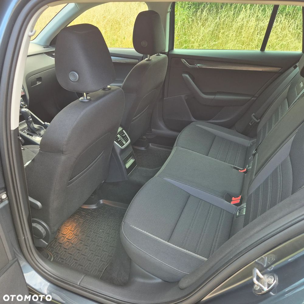 Skoda Octavia 2.0 TDI 4x4 DSG Scout - 24