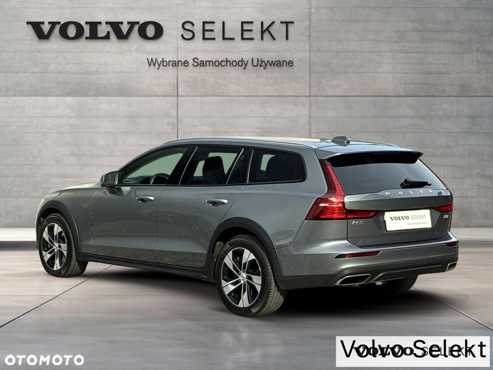 Volvo V60 Cross Country - 8