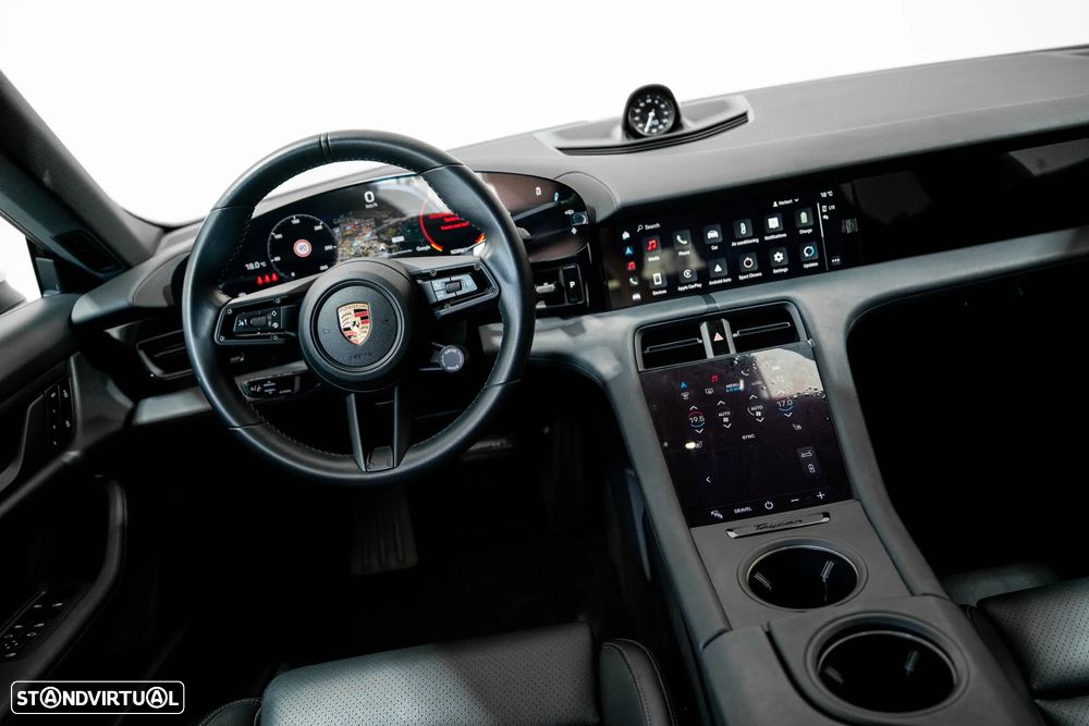 Porsche Taycan Cross Turismo 4 - 22