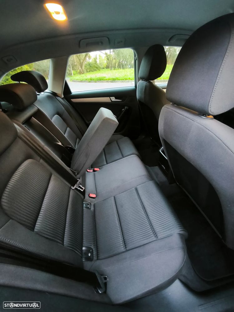 Audi A4 Avant 2.0 TDI ultra S tronic - 9