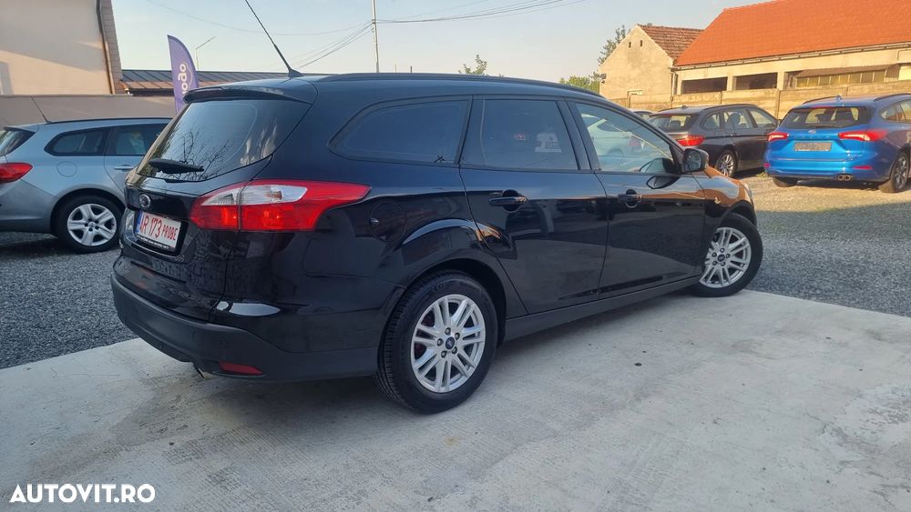 Ford Focus 2.0 TDCI DPF Aut. Trend - 3
