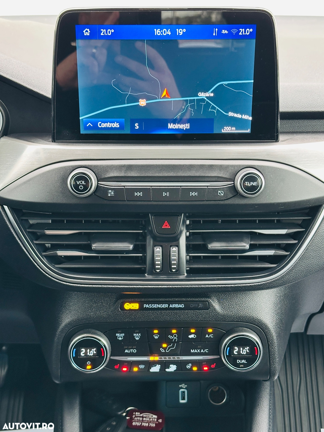 Ford Focus 1.0 EcoBoost Hybrid Aut. COOL&CONNECT DESIGN - 26
