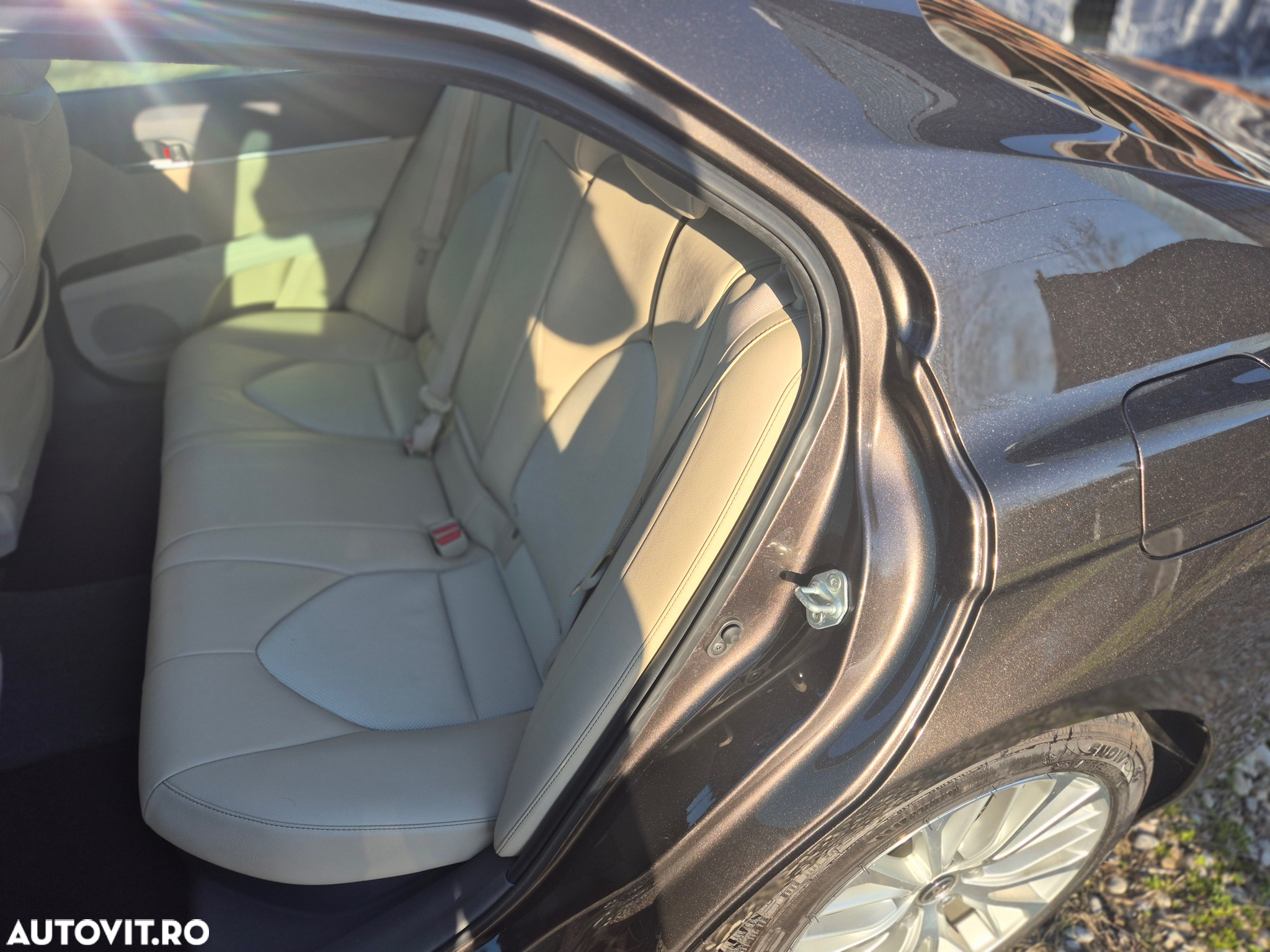 Toyota Camry 2.5 Hybrid Dynamic - 13