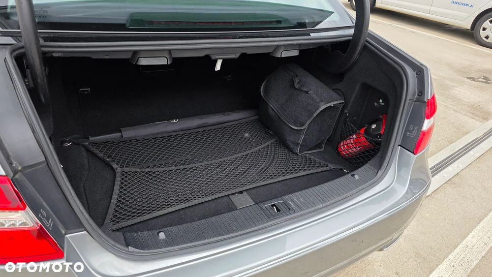 Mercedes-Benz Klasa E 200 CGI BlueEFFICIENCY 7G-TRONIC Avantgarde - 18
