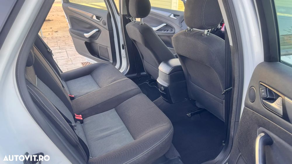 Ford Mondeo 1.6 SCTi EcoBoost Trend - 11