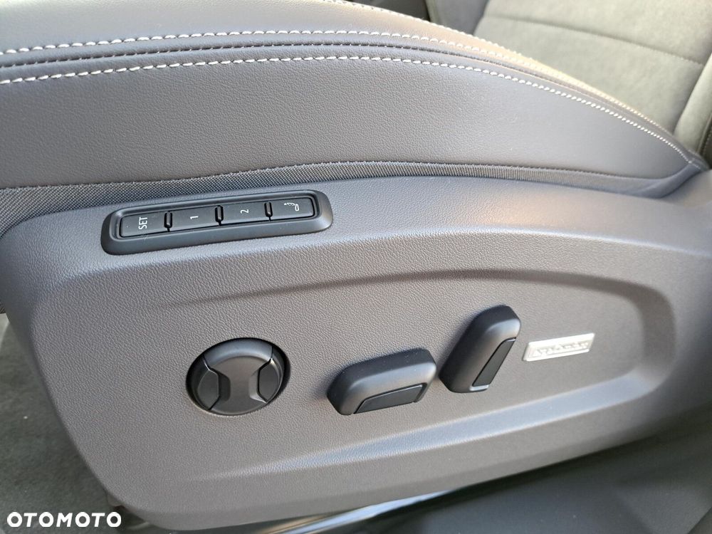 Volkswagen multivan Life L2 silnik: 2,0 l TDI SCR 110 kW/150KM  7-biegowa DSG rozstaw osi: 3124 mm - 10