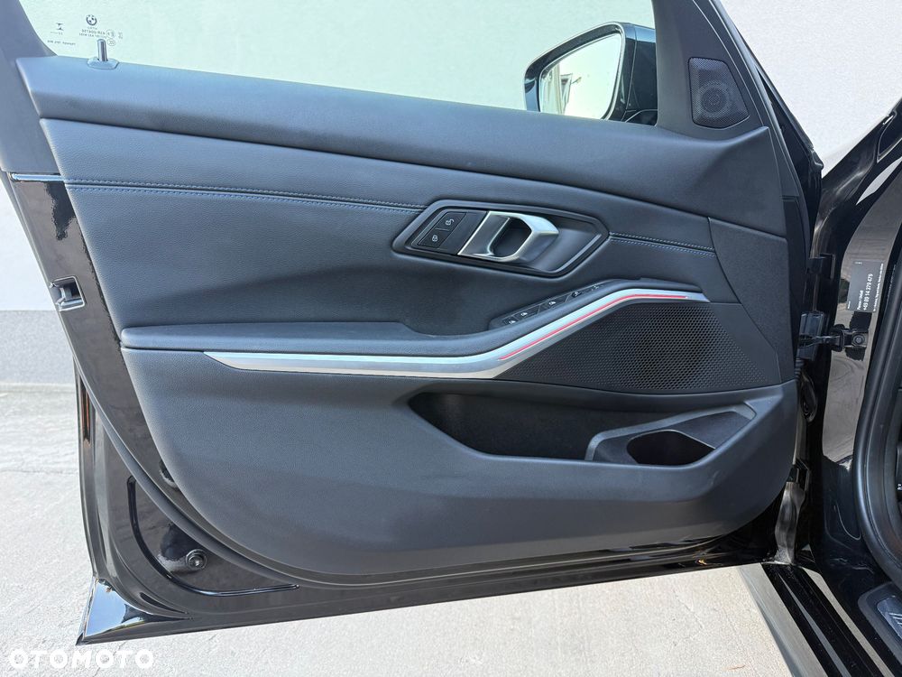 BMW Seria 3 320d xDrive M Sport sport - 13