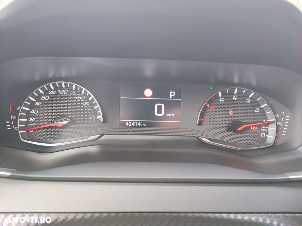 Peugeot 2008 1.2 PureTech EAT8 STT GT Pack - 10