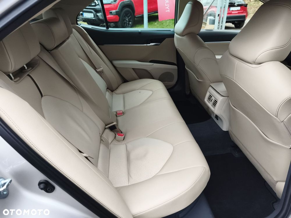 Toyota Camry 2.5 Hybrid Executive CVT - 10