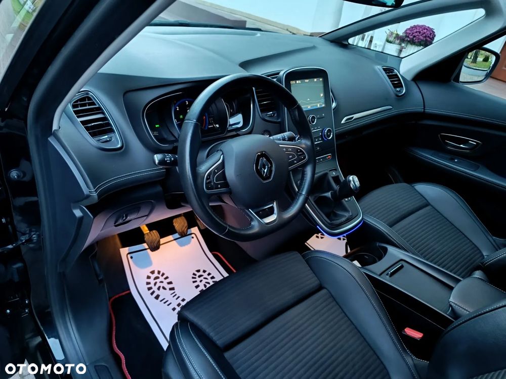 Renault Grand Scenic BLUE dCi 120 BLACK EDITION - 24