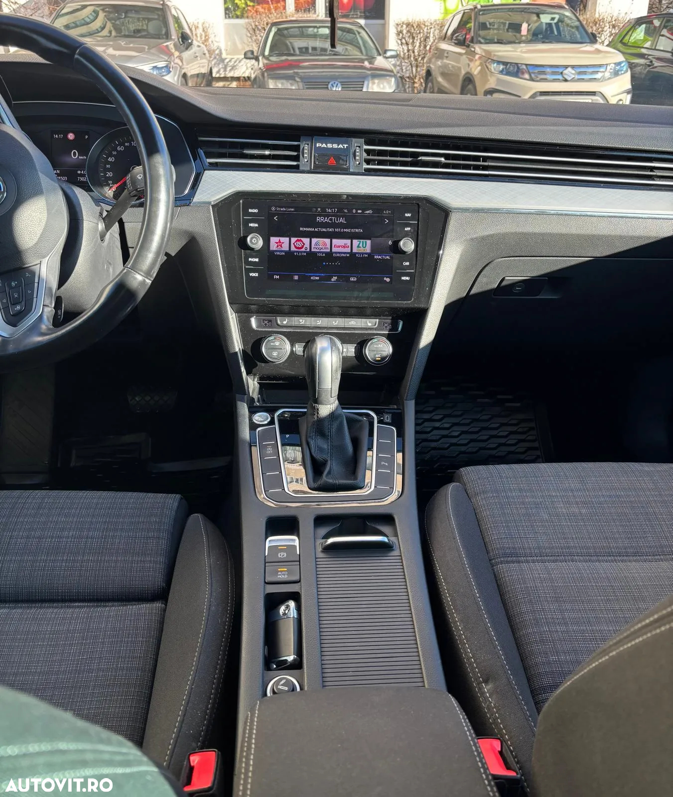 Volkswagen Passat - 4