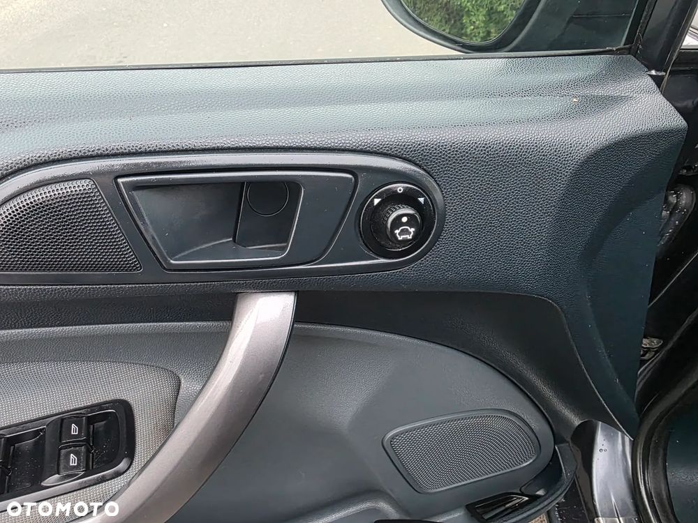 Ford Fiesta - 21